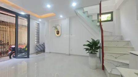 BÁN NHÀ HƯNG PHÚ QUẬN 8- NGANG 4.2M - 4 TẦNG BTCT KIÊN CÓ 1 BƯỚC RA MẶT TIỀN - NHỈNH 4 TỶ