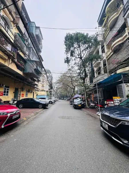 Bán nhà phố Lạc Trung, ngõ thông rộng ô tô tránh nhau, nhà mới thiết kế hiện đại, giá nhỉnh 10 tỷ.