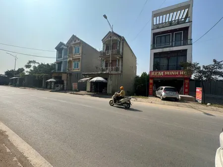 Thị Trấn Chúc Sơn, đất trục chính kinh doanh mặt tl419