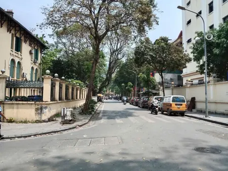 Bán Nhà  2 Tầng, phố Cổ Đặng Thái Thân, Hoàn Kiếm , diện tích 35m, mặt tiền gân 4 m, tài chính 8,7 tỷ.
