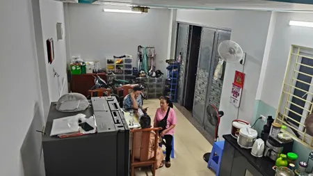 KINH DOANH ĐỈNH , VIEW HỒ , DÂN CƯ ĐÔNG, MT RỘNG , Ô TÔ ĐỖ CỬA. GIÁ NHỈNH 12,3 TỶ