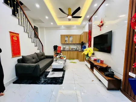 Nhà riêng sát phố, công viên, đẹp và hiếm, trung tâm quận Hai Bà Trưng, 28m2, 4 tầng, 3 ngủ, giá chỉ hơn 5 tỷ xíu