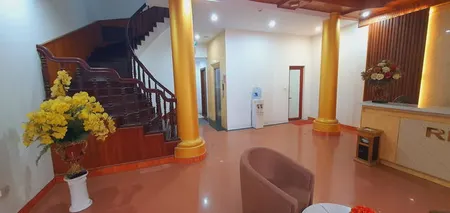 Bán nhà 5T phố trích Sài Tây Hồ Hà Nội, diện tích 215m, mặt tiền 10m, giá 85 tỷ, dòng tiền 1.5 tỷ/năm