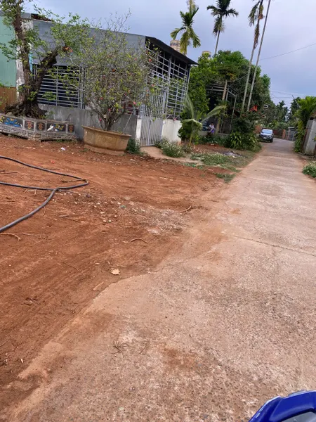 Bán ĐẤT Cách  Chợ Đầu Mối 200m  Mt lương Anh Quang  181.3m² 1.25 tỷ tại Phường Tân Hòa Thành phố Buôn Ma Thuột