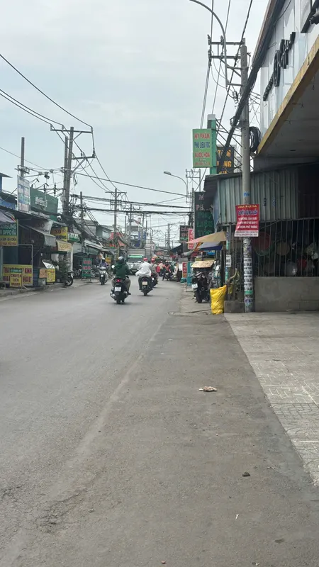 kẹt tiền bán gấp 75m2 đất KDC hiện hữu đang làm móng, đỗ nền cao ráo sẵn. Ngay chợ 1A giao