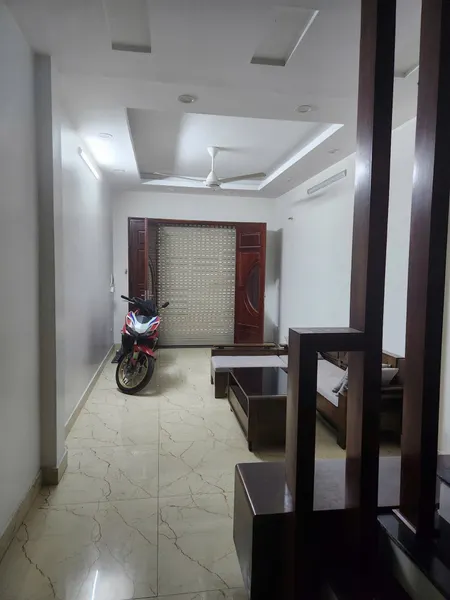 Cho thuê nhà KD, VP kết hợp ở gđ, nhóm 271 Trương Định, 5 tầng x 32m2, 3PN, 4 WC, 12 Triệu