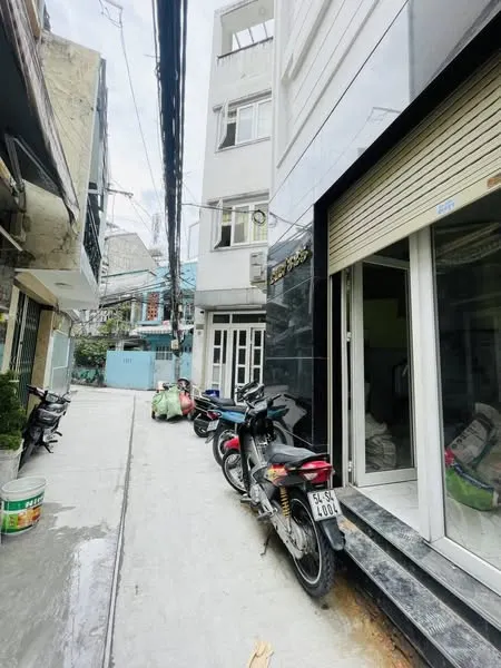 Nhà  Đường Nguyễn Văn Nguyễn Quận 1 Phường Tân Định.