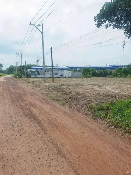 Đất mặt tiền đường liên xã 370 triệu 1 sào lh : 0981665477