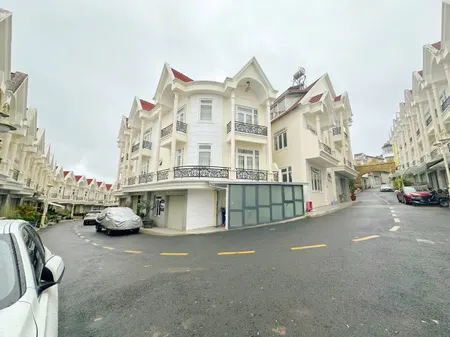 CHO THUÊ HOMESTAY FULL NỘI THẤT KHU GOLDEN HILLS P4 TP ĐÀ LẠT 15TR/THÁNG