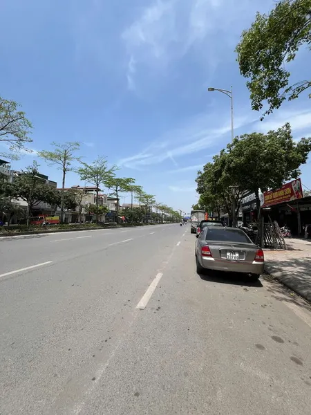 BÁN ĐẤT TẶNG NHÀ MẶT PHỐ KINH DOANH  Ngô Gia Tự-Long Biên 54m2, mặt tiền 4.2m, 15.5 tỷ.