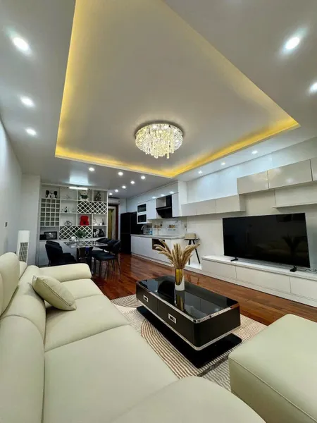 BÁN NHÀ PHÂN LÔ NGUYỄN VĂN HUYÊN, ÔTÔ TRÁNH, KINH DOANH BẤT CHẤP, 56M2 CHỈ 18 TỶ