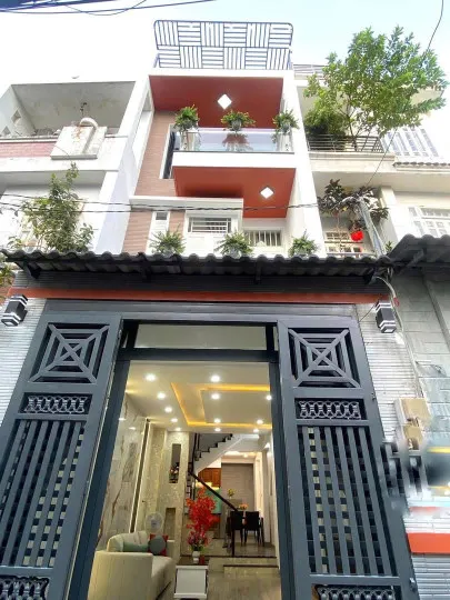 Chính chủ Bán Gấp nhà HXH 5m đường Bùi Minh Trực Q8 Gần công Viên, giá 2,6tỷ, SHR, LH 0903164694