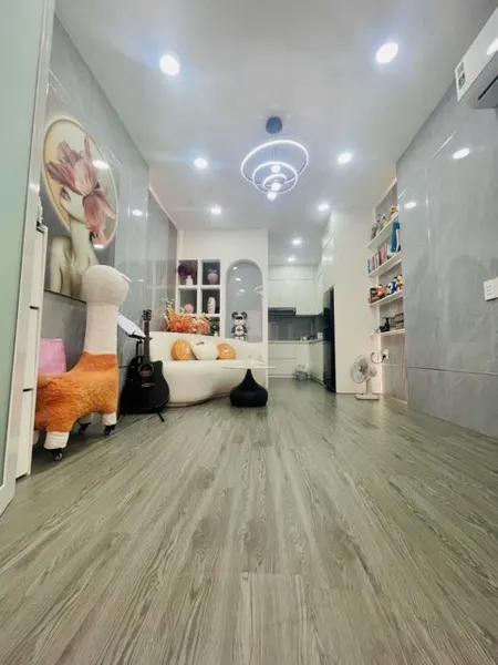 Chính Chủ - Đã Hoàn Công , DT 21M2 , 4 Tầng Đúc Với 3 PN,3WC -  Lý Chính Thắng