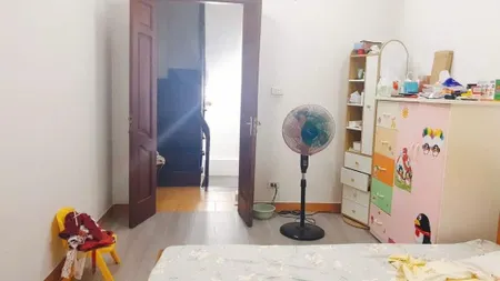 Cho thuê nhà nguyên căn ngõ 6 Đội Nhân 5 tầng x 28m2, 3 ngủ, 11 Triệu