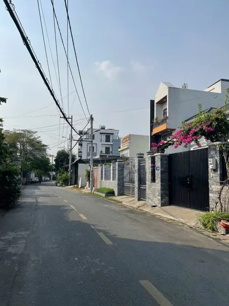 BÁN NHÀ Hóc Môn 48m2, 2PN, 2WC, giá 3.2 tỷ