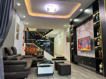 Nhà ngộp ra nhanh 2.55 TỶ, 3 tầng 4 phòng ngủ, ngay MT Nguyễn Hữu Dật, Tân Phú, Sổ riêng, Có sẵn dòng tiền cho thuê