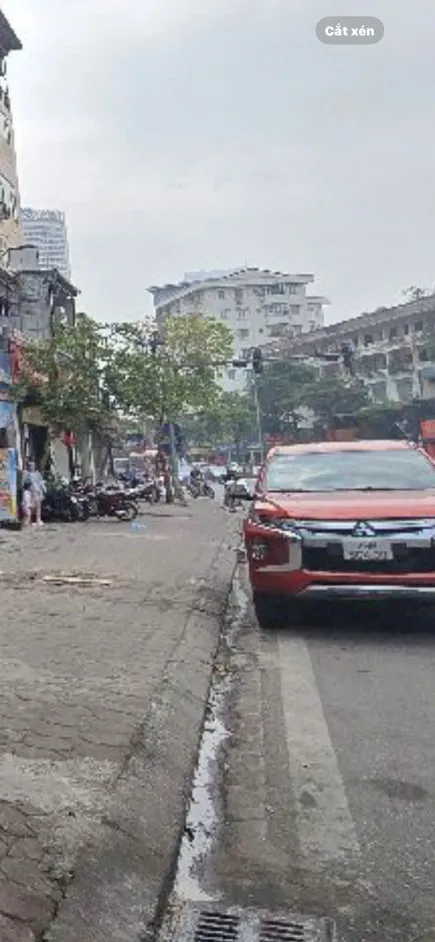 Trung tâm Đống Đa ,mặt phố kinh doanh sầm uất ,vỉa hè rộng, vị trí hoa hậu,77m2,mt 5m, 31 tỷ