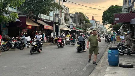 NHÀ PHỐ 3 LẦU SHR NGAY CHỢ ĐÊM HOÀ LÂN TP THUẬN AN