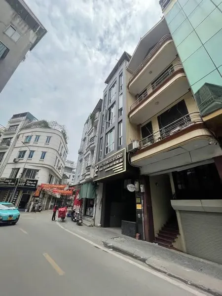 NHÀ ĐỐC NGỮ – BA ĐÌNH – HÀ NỘI - Ô TÔ TRÁNH – KINH DOANH ĐỈNH – GẦN LIỄU GIAI – GIÁ 22.7 TỶ