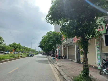 Bán nhà mặt phố Cổ Linh, Long Biên vỉa hè oto tránh kinh doanh sầm uất 155m, mặt tiền: 6m