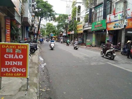 Bán nhà Phân Lô ngõ 49 Huỳnh Thúc Kháng.DT: 70m2 x 5T, Mt 5,5m. Giá 28,5 tỷ