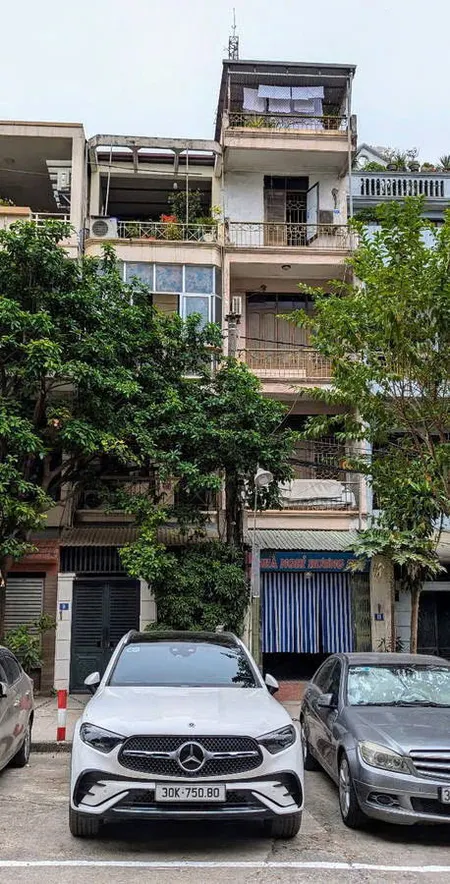 BÁN NHÀ HÀO NAM. 50M2 4 TẦNG GIÁ 17 TỶ-  MẶT NGÕ TO NHƯ MẶT PHỐ- SAU QUY HOẠCH ĐƯỜNG 30M.