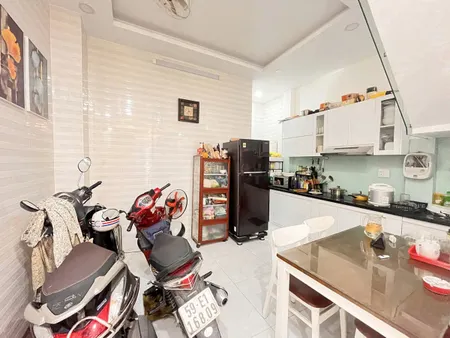 GIÁ MỀM NHẤT TÂN BÌNH : (P5) Cách Mạng Tháng 8 - 7.5 tỷ -Kết cấu: trệt, 2 lầu BTCT,  st, 4pn , 4wc - Diện tích: 4.4 x10.6 - TEL: 077 888 5818 CHUYÊN BDS SAI GON