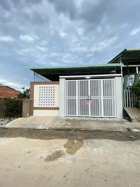 BÁN CĂN CHÍNH CHỦ SHR GẦN CÔNG VIÊN BV BÌNH CHÁNH GIÁ 900TR DT 5 x 16
