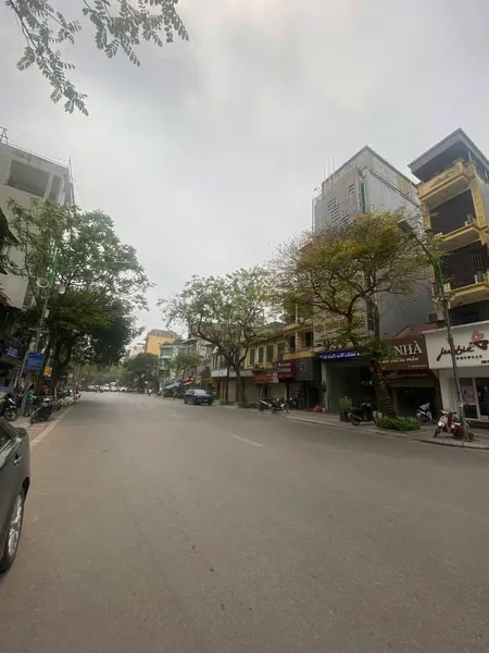 BÁN NHÀ MẶT PHỐ HUẾ. HOÀN KIẾM. 52M2 MT 6,4M GIÁ 41 TỶ- SIÊU PHẨM  - VỈA HÈ ĐÁ BÓNG -  KINH DOANH VÔ ĐỐI