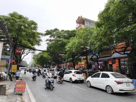 NHÀ MẶT PHỐ TRẦN CUNG - KINH DOANH SIÊU ĐỈNH - ĐƯỜNG THÔNG HÈ THOÁNG - SỔ ĐỎ  CẦM TAY - TIỀM NĂNG SINH LỜI CAO - LH : MR HOÀNG PHÚ - PHONE : 0385683333