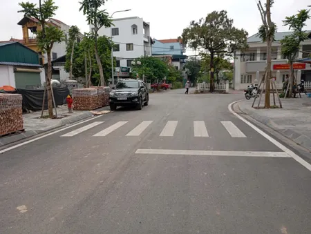Bán đất phân lô ở Bát Khối Long Biên vỉa hè oto tránh nhau rộng 70m mặt tiền: 4.7m, 11 tỷ