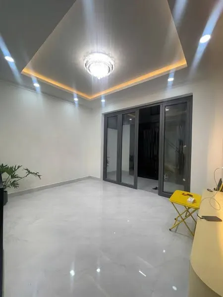 NHÀ MỚI NGUYỄN DUY – NGAY CHỢ XÓM CỦI – FULL NỘI THẤT