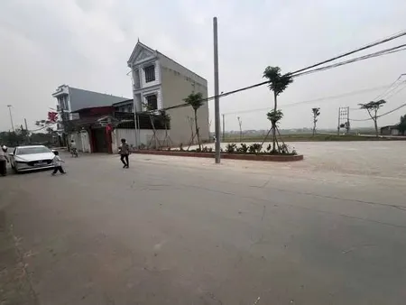 BÌA LÀNG PHÚC HẬU - DỤC TÚ- TRỤC KINH DOANH SẦM UẤT ĐỪNG 3 Ô TÔ TRÁNH GẦN VIN CỔ LOA DDUONGF DẪN CẦU TỨ LIÊN