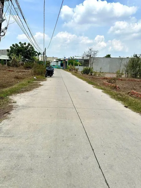 Bán lỗ lô đất mặt tiền đường betong thông mỹ hạnh nam 1tỷ350tr