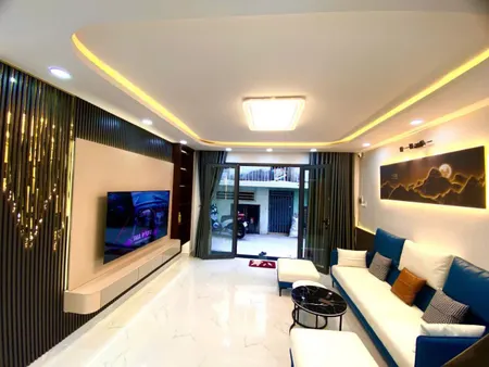 Bùi Văn Ba xe hơi 🚗cạnh nhà Q7
CÓ 6 TỶ
