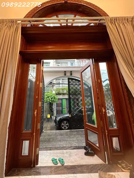 SIÊU PHẨM ĐẸP BÀU CÁT, ÔTÔ NGỦ BÊN TRONG, 5x22M, 5 TẦNG, THANG MÁY, NỞ HẬU, NỘI THẤT CAO CẤP VÀ TIỀN XÂY DỰNG CẢ CHỤC TY.