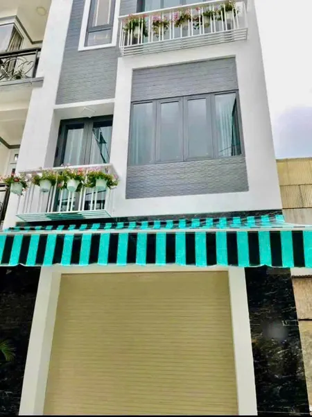 Bán Nhà phố Mặt tiền KQH đường Trần Anh Tông, Phường 8, Đà Lạt Diện tích: 40m²  Kết cấu:nhà 1 trệt 3 lầu , 1 khách, 1 bếp ,4 phòng ngủ , 5 wc, khu dân cư an ninh,.gần chợ dân sinh, giao thông thuận tiện Đường oto 7m tận nơi, bằng phẳng  Pháp lý: Sổ riêng 