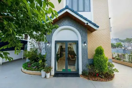CHO THUÊ VILLA 6 PHÒNG NGỦ 200M2 NAM HỒ PHƯỜNG 11 ĐÀ LẠT 24TR/THÁNG