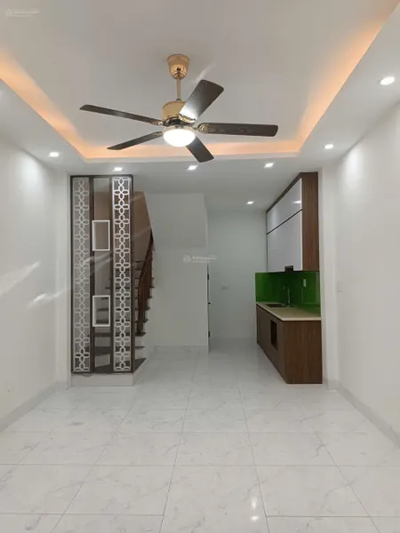 Cho thuê nhà ngõ Hữu Hưng, Nam Từ Liêm, 5 tầng x 30m2, 4 vệ sinh, 8 Triệu