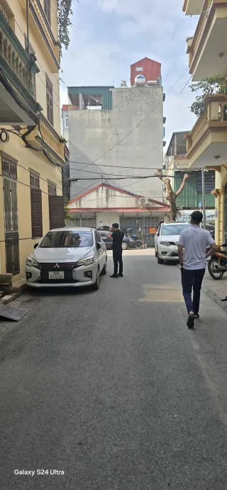NHÀ PHỐ PHẠM TUẤN TÀI - PHÂN LÔ Ô TÔ QUA NHÀ - VỈA HÈ -  S=35M2 - MẶT TIỀN =3.4M - 5 TẦNG - LH : MR HOÀNG PHÚ - PHONE : 0385683333