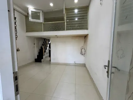 Bán nhanh căn hộ chung cư lầu 1 Trần Hưng Đạo, Quận 1 SHR giá 1.9 tỷ