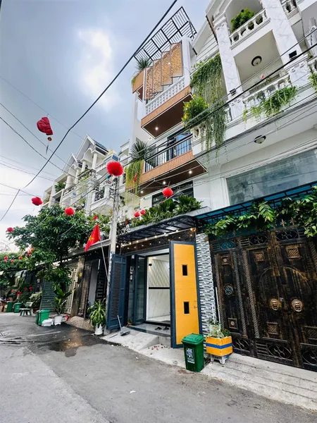 GẤP BÁN NHÀ MỚI 4X17, DTSD: gần 212m2  tại TX33, P.Thạnh Xuân, Quận 12, TP.HCM, 6 tỷ.
