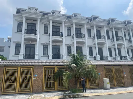 Nhà mặt phố Nguyễn Thị Khắp, 6 tỷ, 80m2, sẵn sổ, full nội thất cơ bản, dân cư sầm uất!