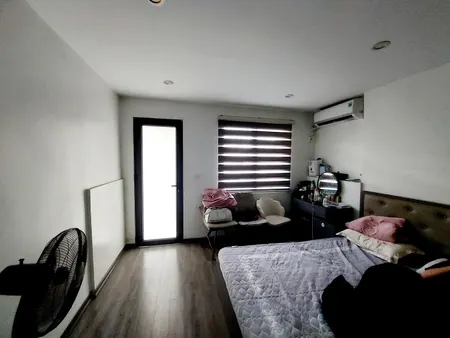 Bán căn hộ tập thể Kim Liên, Đống Đa, 90m2, nhà đẹp, 2 mặt thoáng, ngõ ô tô, sân chơi rộng