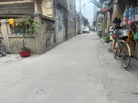 Đất nền 90m2, mặt tiền 5m, ngõ rộng 7m,
 cực kỳ phù hợp cho việc xây dựng nhà ở hoặc kinh doanh. Pháp lý đầy đủ, sổ đỏ sẵn sàng. Giá chỉ 1,9 tỷ