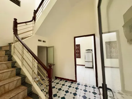 Cho thuê nhà ngõ Khương Đình, 3 tầng x 50m2, 2 ngủ, KD online, VP. Công ty, ở gđ 12.5 triệu