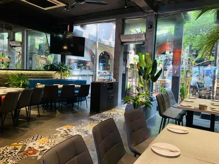 BÁN NHÀ MẶT PHỐ HOÀNG CẦU, ĐỐNG ĐA - 223M² x 4 TẦNG - VIEW HỒ - KD SẦM UẤT - GIÁ CHỈ 60 TỶ