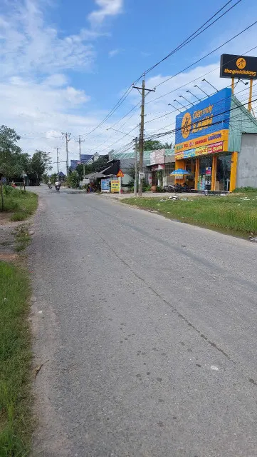 Bán đất thổ 5x38 cách  DT 825 vài KM , sổ riêng