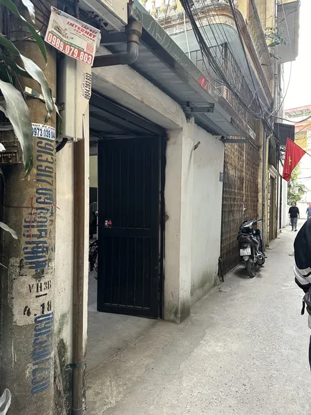Bán đất tặng nhà 3T Hoa Lâm, 81m x 3T mặt tiền 9m ngõ thông, gần oto hơn 9 tỷ có tl. LH 0936123469