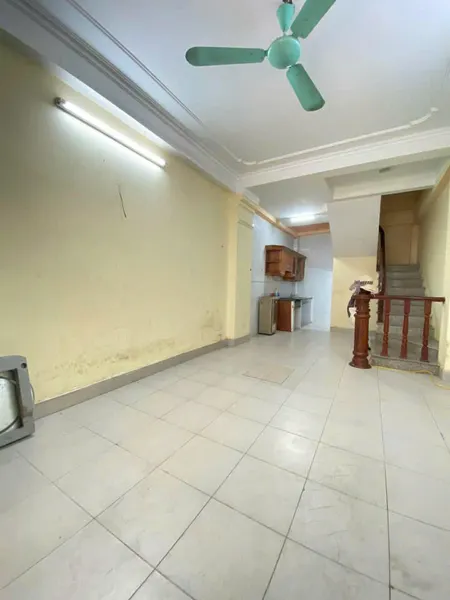Cho thuê nhà nguyên căn ngõ 165 Giáp Bát, 5 tầng x 38m2, 3 ngủ, 4 WC, 11 Triệu ở sinh viên, gđ...